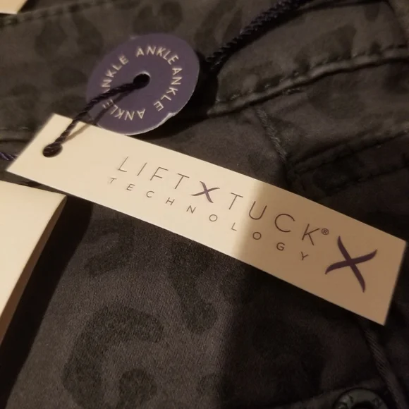 🌼🌼🌼NYDJ Ami Ankle Super Skinny Plus Size 14w Jeans NWT🌼🌼🌼🌼🌼 I kept - Picture 8 of 8